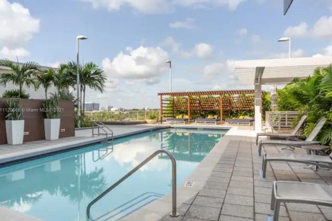 Condominio en alquiler en Miami, Florida, 1 dormitorio, 67.45 m2 № 8907 - foto 5