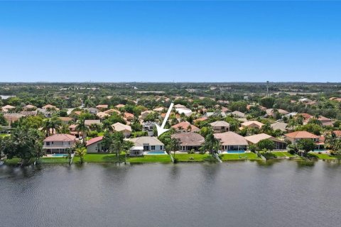 Villa ou maison à vendre à Pembroke Pines, Floride: 4 chambres, 218.51 m2 № 1407832 - photo 24