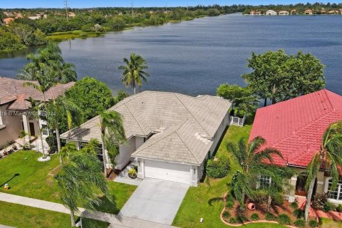 Villa ou maison à vendre à Pembroke Pines, Floride: 4 chambres, 218.51 m2 № 1407832 - photo 25