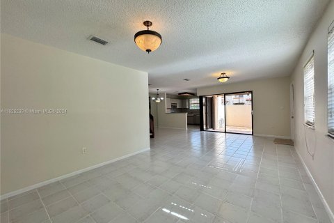 Townhouse in Miami, Florida 3 bedrooms, 122.63 sq.m. № 1272659 - photo 11