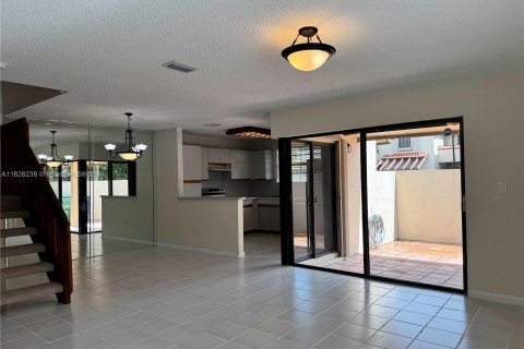 Townhouse in Miami, Florida 3 bedrooms, 122.63 sq.m. № 1272659 - photo 4