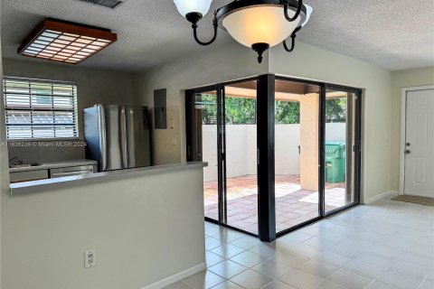 Townhouse in Miami, Florida 3 bedrooms, 122.63 sq.m. № 1272659 - photo 10