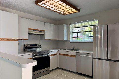 Townhouse in Miami, Florida 3 bedrooms, 122.63 sq.m. № 1272659 - photo 3