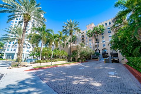 Condo in Fort Lauderdale, Florida, 3 bedrooms  № 1220645 - photo 1