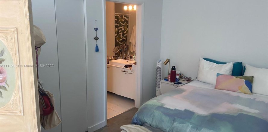 Condo in Miami, Florida, 1 bedroom  № 2006