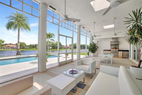 House in Weston, Florida 5 bedrooms, 517.93 sq.m. № 1329433 - photo 4