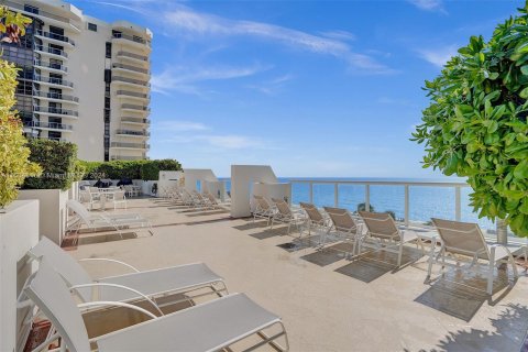 Copropriété à vendre à Miami Beach, Floride: 2 chambres, 122.82 m2 № 1305053 - photo 20