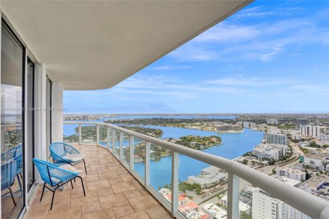 Condo in Miami Beach, Florida, 2 bedrooms  № 1305053 - photo 10