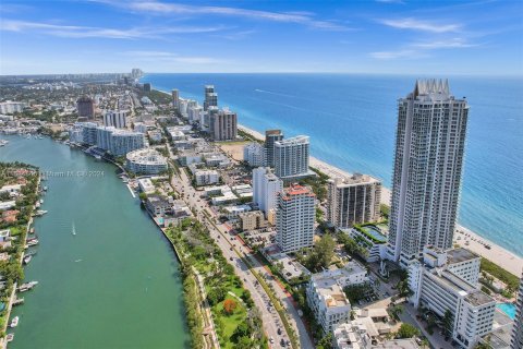 Condo in Miami Beach, Florida, 2 bedrooms  № 1305053 - photo 13