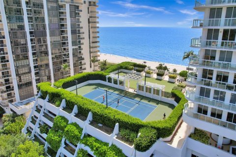 Condo in Miami Beach, Florida, 2 bedrooms  № 1305053 - photo 11