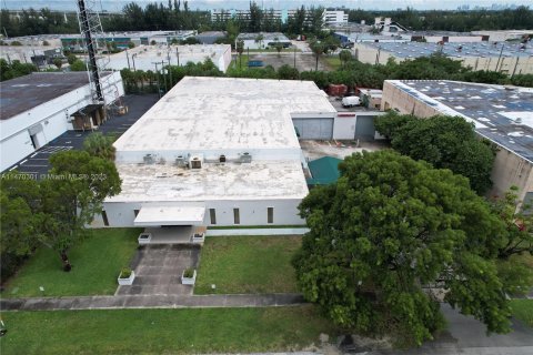 Commercial property in Miami Gardens, Florida № 781234 - photo 8