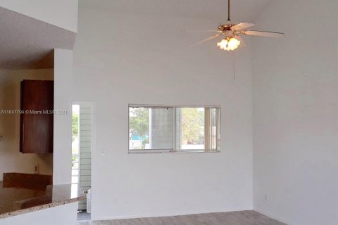 Condo in Oakland Park, Florida, 2 bedrooms  № 1330461 - photo 4