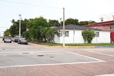 Propiedad comercial en venta en Miami Beach, Florida, 348.1 m2 № 1330375 - foto 8