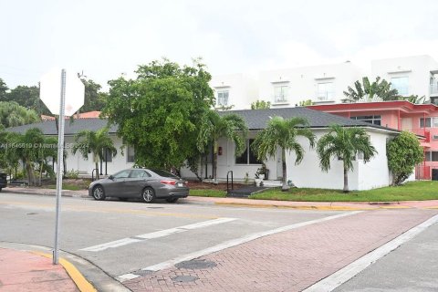 Propiedad comercial en venta en Miami Beach, Florida, 348.1 m2 № 1330375 - foto 5