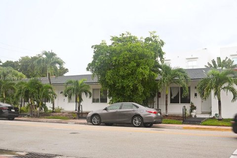 Propiedad comercial en venta en Miami Beach, Florida, 348.1 m2 № 1330375 - foto 4