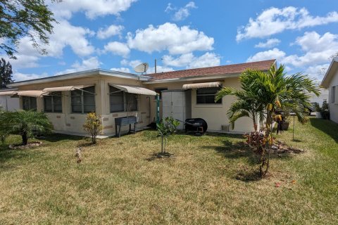 Villa ou maison à vendre à Tamarac, Floride: 2 chambres, 124.67 m2 № 1136549 - photo 1