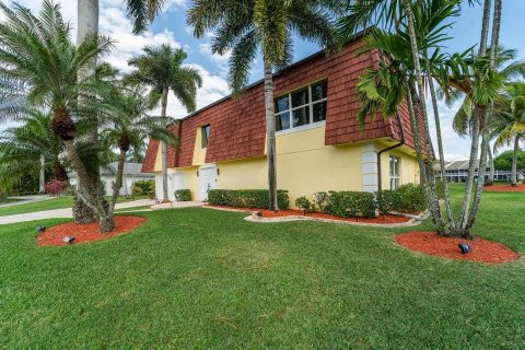 House in Wellington, Florida 3 bedrooms, 257.53 sq.m. № 1155535 - photo 19