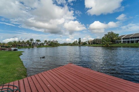 House in Wellington, Florida 3 bedrooms, 257.53 sq.m. № 1155535 - photo 14