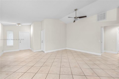 Villa ou maison à vendre à Weston, Floride: 3 chambres, 127.09 m2 № 1364139 - photo 6