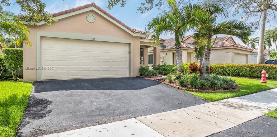 Casa en Weston, Florida 3 dormitorios, 127.09 m2 № 1364139