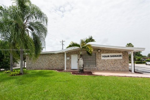 Propiedad comercial en venta en Hollywood, Florida № 1269588 - foto 1