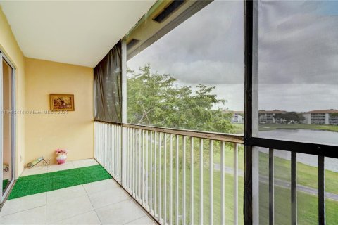 Condominio en venta en Pembroke Pines, Florida, 2 dormitorios, 88.54 m2 № 940649 - foto 19