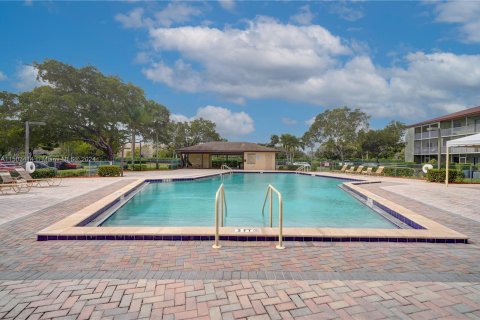 Condominio en venta en Pembroke Pines, Florida, 2 dormitorios, 88.54 m2 № 940649 - foto 26