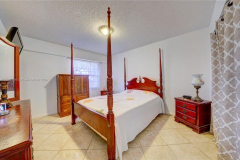 Condominio en venta en Pembroke Pines, Florida, 2 dormitorios, 88.54 m2 № 940649 - foto 12