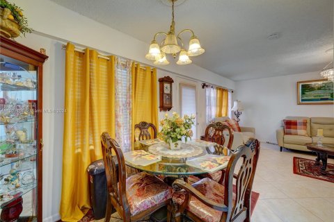 Condominio en venta en Pembroke Pines, Florida, 2 dormitorios, 88.54 m2 № 940649 - foto 8