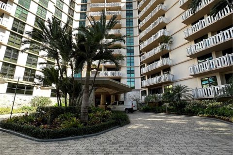 Condominio en venta en Key Biscayne, Florida, 2 dormitorios, 165.55 m2 № 668353 - foto 2