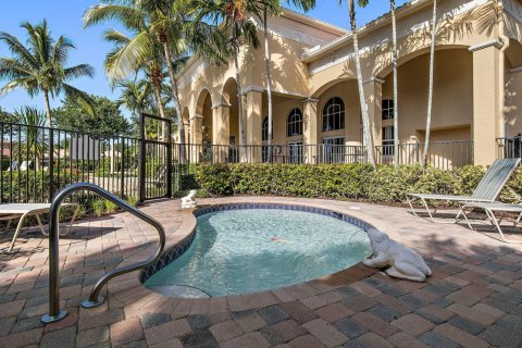 House in Palm Beach Gardens, Florida 5 bedrooms, 338.81 sq.m. № 1221549 - photo 12