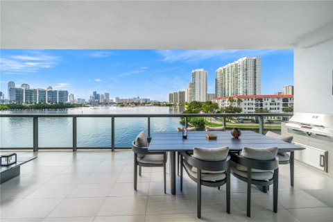 Copropriété à louer à Aventura, Floride: 3 chambres, 237.74 m2 № 1367002 - photo 5