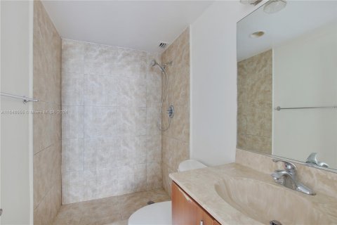 Condominio en alquiler en North Bay Village, Florida, 2 dormitorios, 104.98 m2 № 1331032 - foto 9