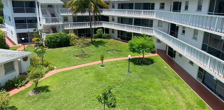 Condominio en Pompano Beach, Florida, 2 dormitorios  № 1329204