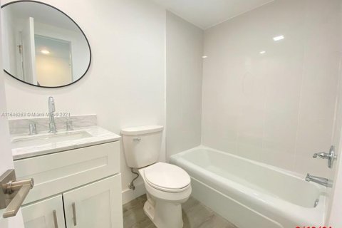 Copropriété à vendre à Pompano Beach, Floride: 2 chambres, 92.9 m2 № 1329204 - photo 12