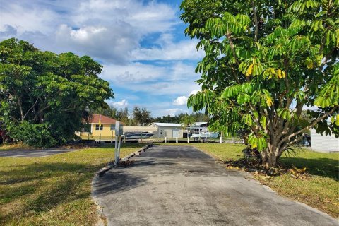 Terrain à vendre à Punta Gorda, Floride № 1014574 - photo 1