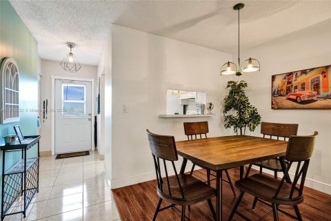 Copropriété à vendre à Lauderdale Lakes, Floride: 2 chambres, 87.7 m2 № 1406377 - photo 17