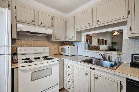 Copropriété à vendre à Lauderdale Lakes, Floride: 2 chambres, 87.7 m2 № 1406377 - photo 9