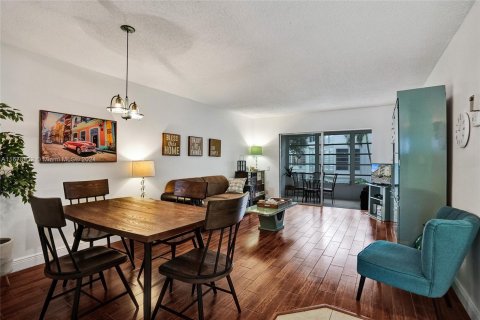 Copropriété à vendre à Lauderdale Lakes, Floride: 2 chambres, 87.7 m2 № 1406377 - photo 11