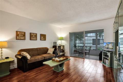 Copropriété à vendre à Lauderdale Lakes, Floride: 2 chambres, 87.7 m2 № 1406377 - photo 13