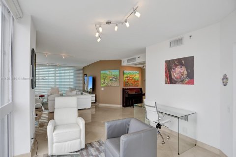 Condo in Aventura, Florida, 2 bedrooms  № 1100950 - photo 17