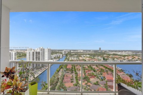 Condo in Aventura, Florida, 2 bedrooms  № 1100950 - photo 27