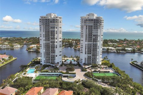 Copropriété à vendre à Aventura, Floride: 2 chambres, 208.1 m2 № 1100950 - photo 1