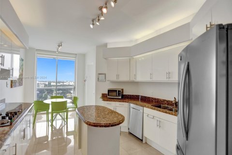 Condo in Aventura, Florida, 2 bedrooms  № 1100950 - photo 20