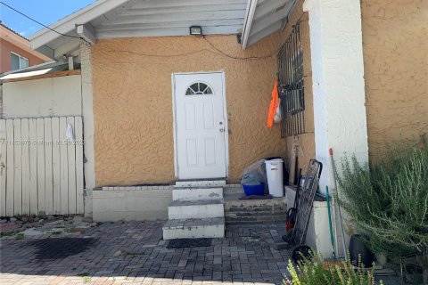 House in Miami, Florida 3 bedrooms, 153.2 sq.m. № 722419 - photo 4