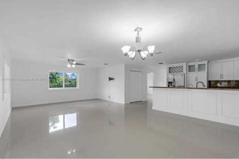 Terreno en venta en Miami, Florida № 1364801 - foto 24