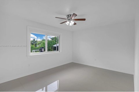 Terreno en venta en Miami, Florida № 1364801 - foto 11