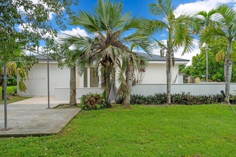 Terreno en venta en Miami, Florida № 1364801 - foto 8