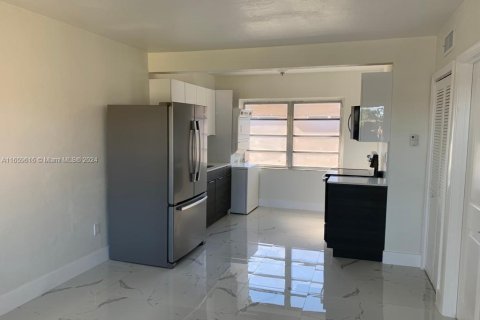 Copropriété à vendre à Hialeah, Floride: 2 chambres № 1364799 - photo 1