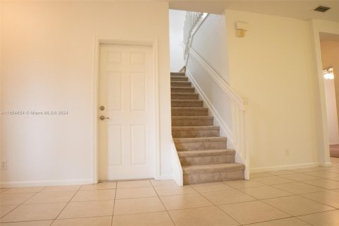 Townhouse in Oakland Park, Florida 3 bedrooms, 140.65 sq.m. № 1364795 - photo 7